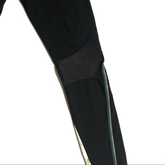 🆕- Zella printed and mesh leggings 💖 - Picture 9 of 11